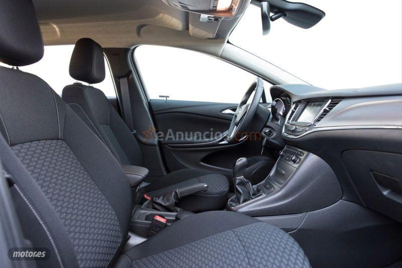Opel Astra 1.6 CDTi 81kW 110CV Selective ST de 2017 con 87.000 Km por 10.950 EUR. en Malaga