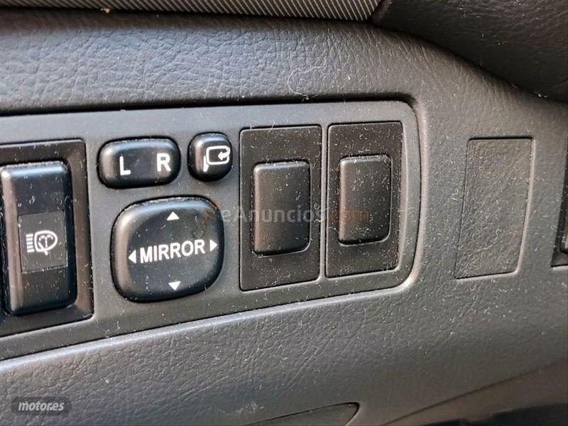 Toyota Avensis 2.0 D4D Sol Wagon de 2008 con 186.000 Km por 3.700 EUR. en Barcelona