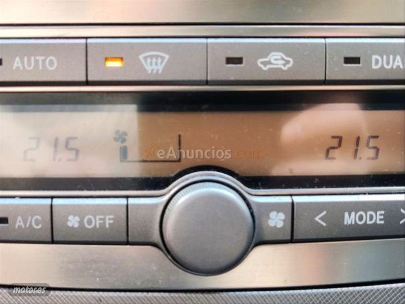 Toyota Avensis 2.0 D4D Sol Wagon de 2008 con 186.000 Km por 3.700 EUR. en Barcelona