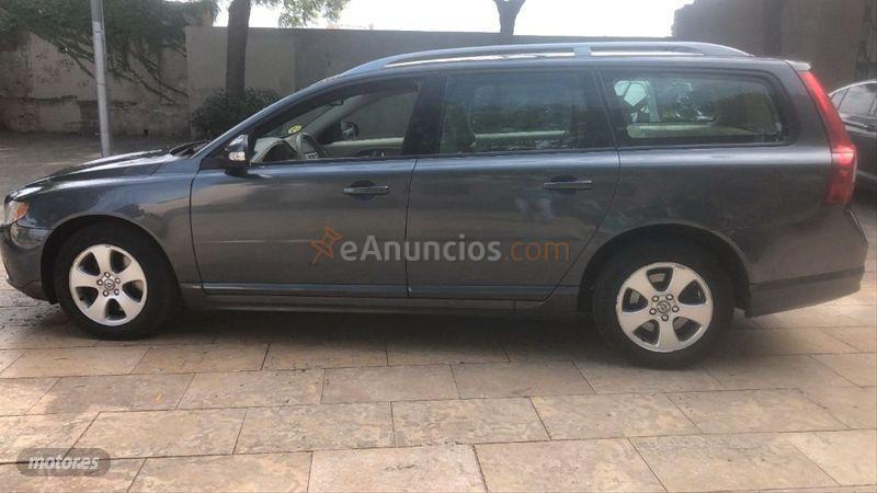 Volvo V 70 2.4D Momentum Auto de 2008 con 151.300 Km por 8.700 EUR. en Madrid