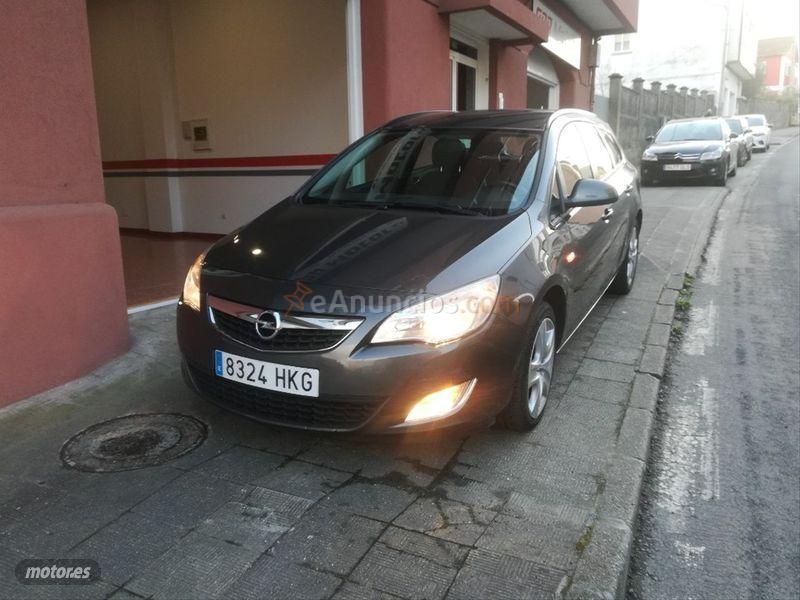 Opel Astra 1.7 CDTi 110 CV Selective ST de 2012 con 203.565 Km por 4.999 EUR. en La Coruna