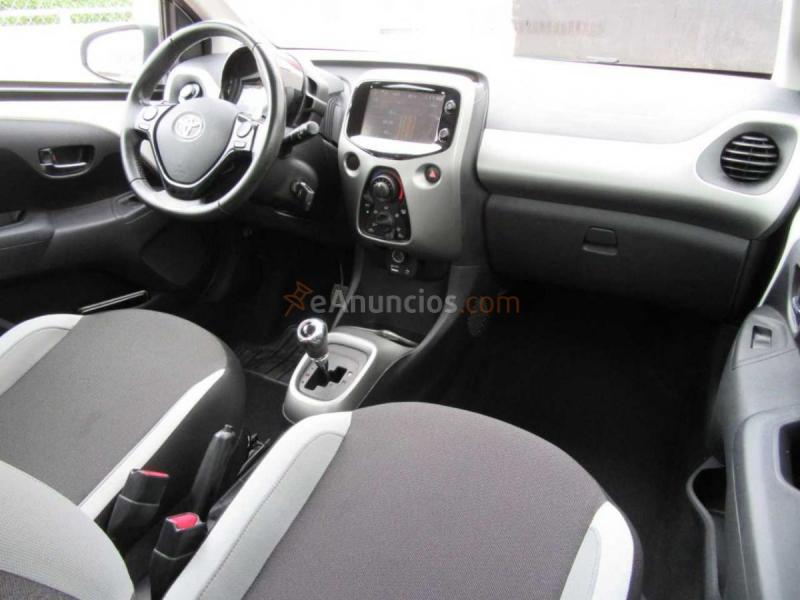 Toyota Aygo 1.0 VVT-i X-PLAY X-SHIFT 70CV 