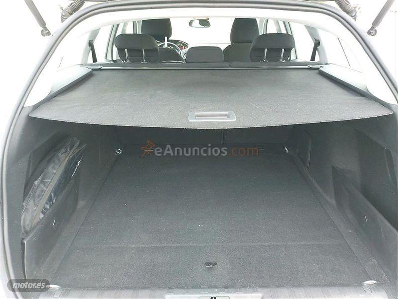 Peugeot 308 SW Active 1.6 BlueHDi 88KW 120CV de 2017 con 143.703 Km por 10.000 EUR. en Badajoz