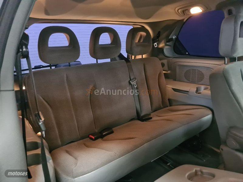 Chrysler Grand Voyager SE 2.4 Warner Bros de 2004 con 239.000 Km por 3.400 EUR. en Salamanca