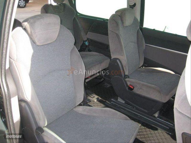 Peugeot 807 SR 2.0 HDI de 2006 con 206.000 Km por 4.900 EUR. en Malaga