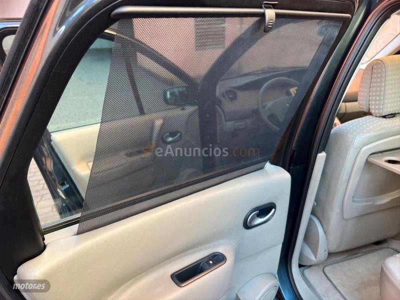 Renault Scenic CONFORT EXPRESSION 1.6 16V de 2003 con 132.234 Km por 2.499 EUR. en Barcelona