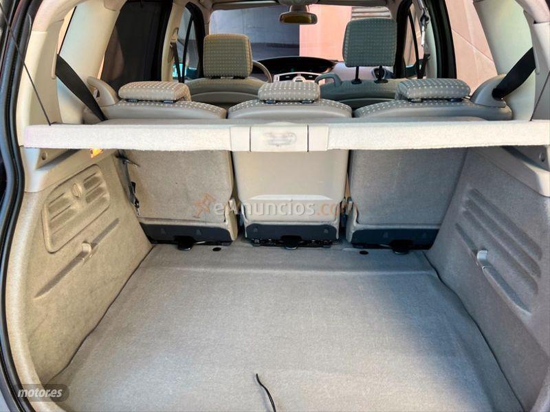 Renault Scenic CONFORT EXPRESSION 1.6 16V de 2003 con 132.234 Km por 2.499 EUR. en Barcelona