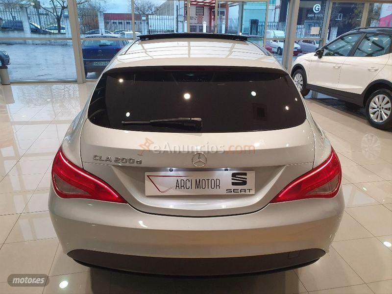 Mercedes Clase CLA CLA 200 d Shooting Brake de 2017 con 120.000 Km por 22.000 EUR. en Cadiz