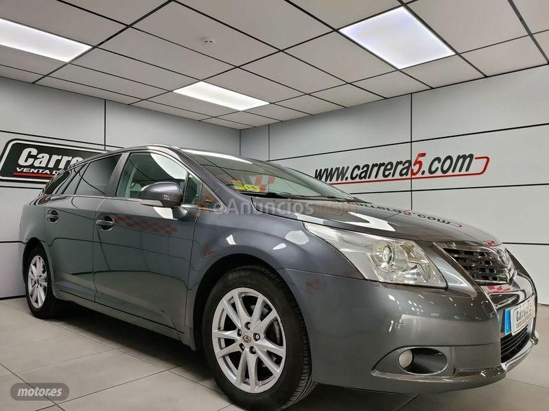 Toyota Avensis 2.0 D4D Advance Cross Sport de 2010 con 200.000 Km por 7.400 EUR. en Madrid