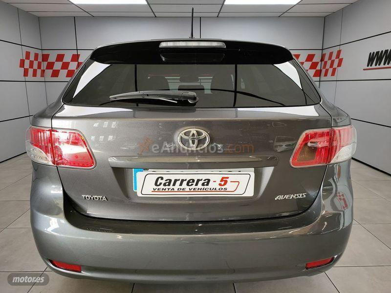 Toyota Avensis 2.0 D4D Advance Cross Sport de 2010 con 200.000 Km por 7.400 EUR. en Madrid