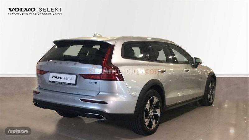 Volvo V 60 2.0 D4 Auto AWD de 2021 con 15.740 Km por 39.600 EUR. en Barcelona