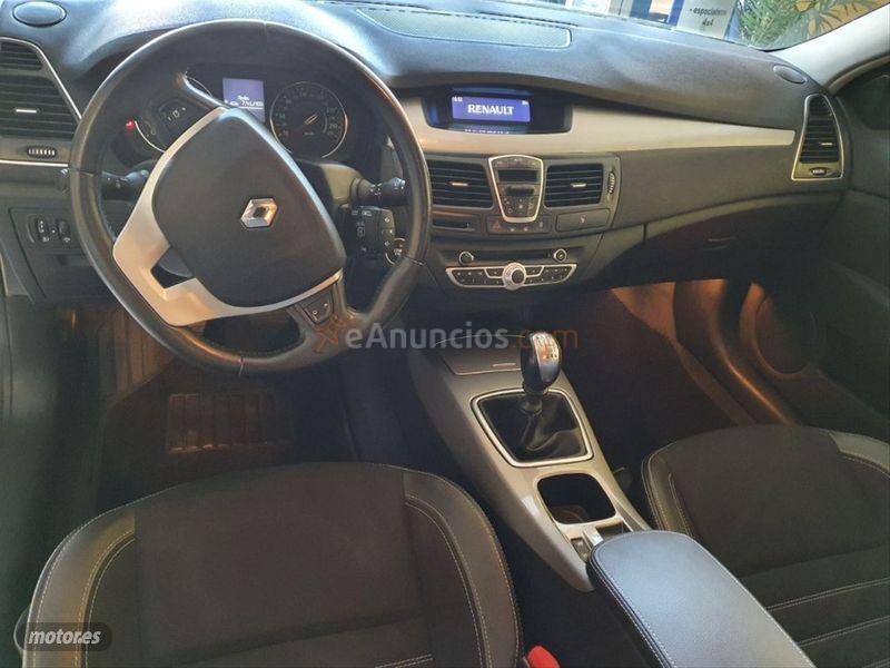 Renault Laguna G.Tour Emotion dCi 110 eco2 de 2015 con 180.000 Km por 8.300 EUR. en Jaen