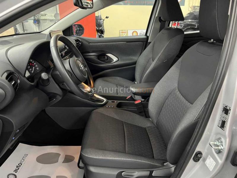 Toyota Yaris HYBRID. Solo estrenado 