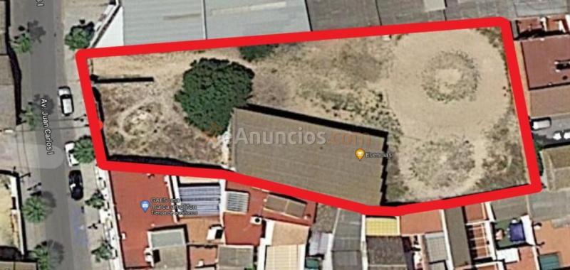 Gran solar de 1637 m2 ubicado en una de las principales vías centrales