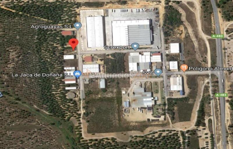 Solar de 1400 m2, uso industrial,