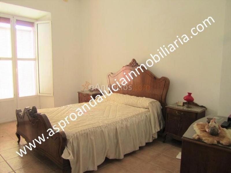 GRAN CASA CÉNTRICA 2 PLANTAS 294 M2.