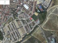 Solar de 961 m2. Uso terciario comercial, y 1445 m2 de edificabilidad