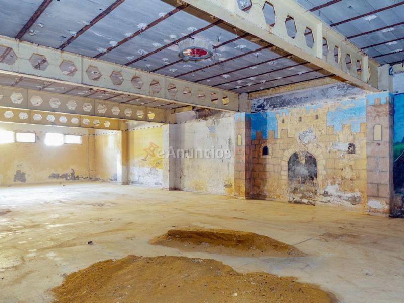 LOCAL CÉNTRICO. PRECIO NEGOCIABLE