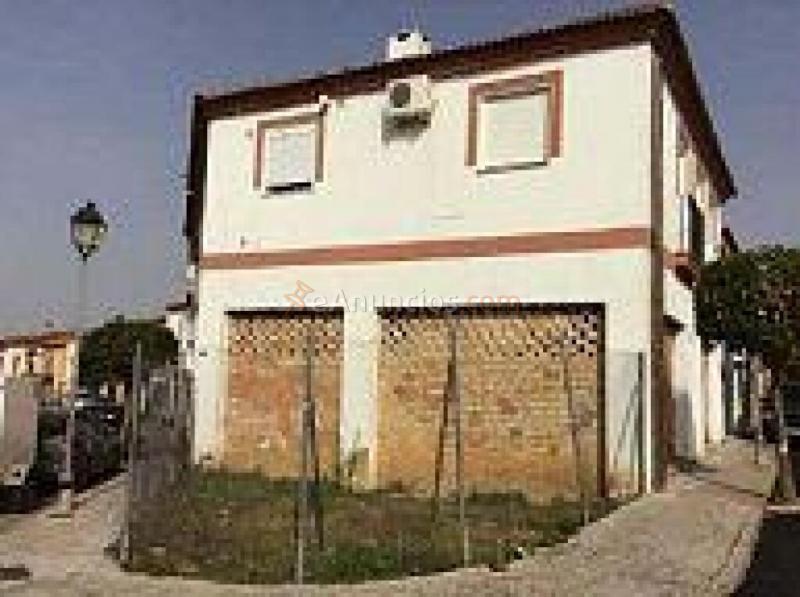 LOCAL EN BRUTO DE ESQUINA