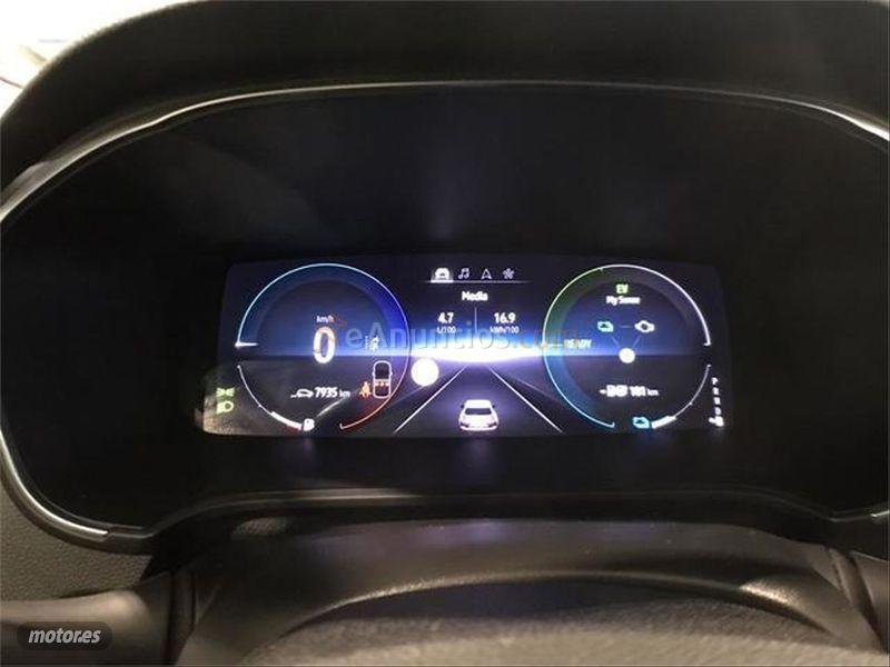 Renault Megane S.T. Zen ETECH Hibrido ench. 117kW de 2020 con 7.935 Km por 29.900 EUR. en Barcelona
