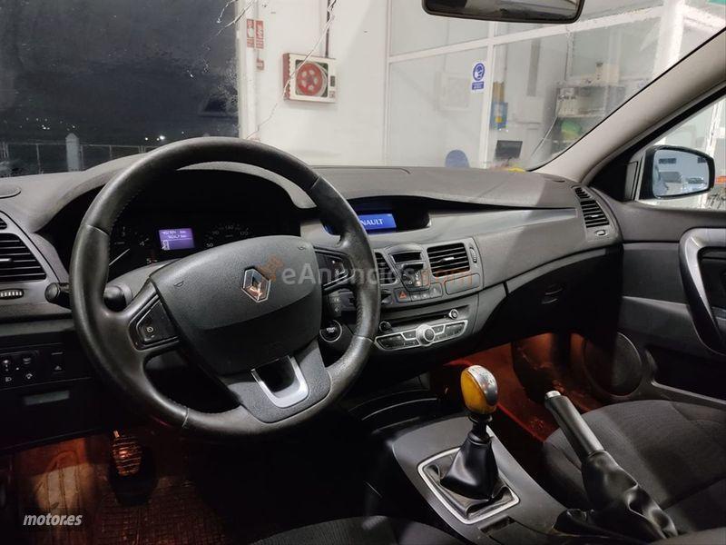 Renault Laguna G.Tour Dynamique TomTom dCi 110 FAP eco2 de 2010 con 399.000 Km por 2.000 EUR. en Badajoz