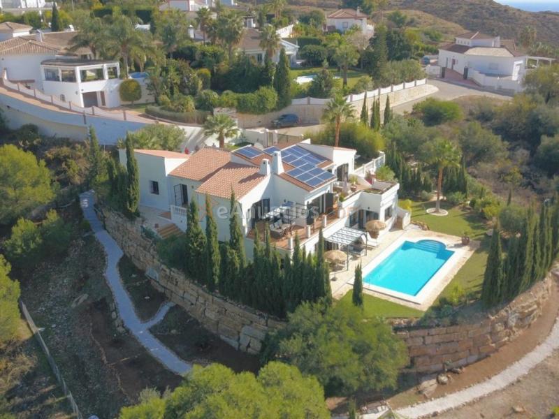 Casa de campo-Masía en Venta en Almachada Málaga
