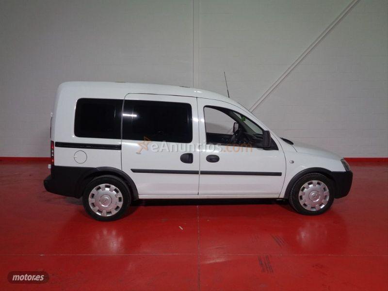 Opel Combo Tour Enjoy 1.3 CDTI 75 CV de 2011 con 177.000 Km por 4.800 EUR. en Vizcaya