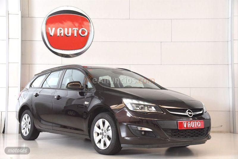 Opel Astra 1.7 CDTi 110 CV Business ST de 2014 con 190.000 Km por 8.600 EUR. en La Coruna
