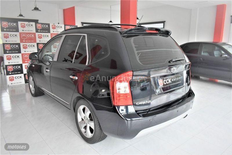 Kia Carens 2.0 CRDI VGT 140cv Emotion 7 plazas de 2007 con 211.000 Km por 6.900 EUR. en Pontevedra