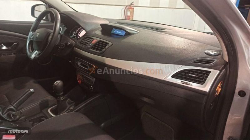 Renault Megane Sport Tourer Dynamique 1.9dCi 130cv de 2010 con 180.000 Km por 5.250 EUR. en Madrid