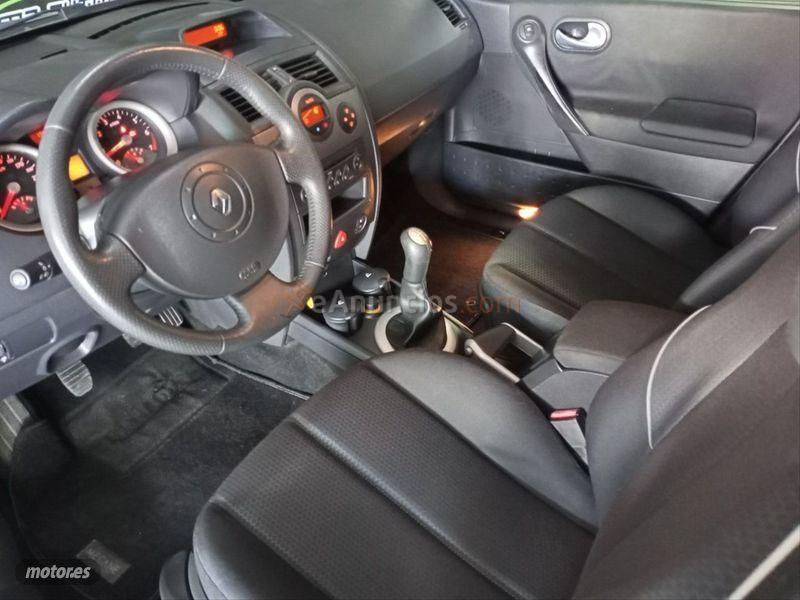 Renault Megane GRAND TOUR CONFORT DYNAMIQUE 1.6 16V de 2003 con 150.000 Km por 3.500 EUR. en Valencia