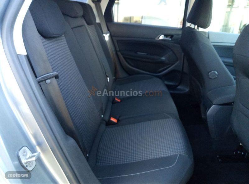 Peugeot 308 SW Style 1.6 BlueHDi 88KW 120CV de 2017 con 76.000 Km por 15.175 EUR. en Lleida