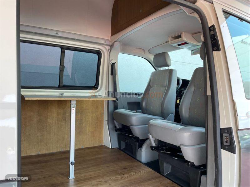 Volkswagen Transporter Kombi Largo T.Alto 2.0 TDI 102cv 2.8T de 2010 con 260.000 Km por 18.850 EUR. en Barcelona