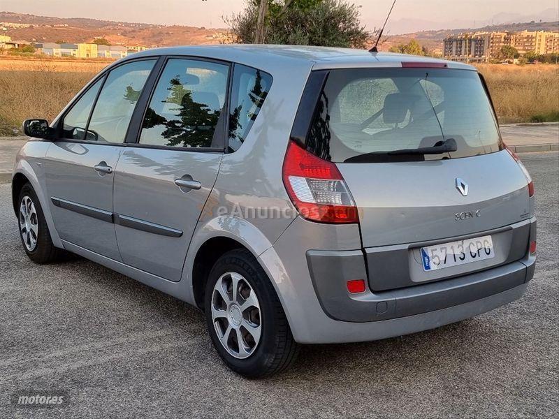 Renault Scenic CONFORT EXPRESSION 1.6 16V de 2004 con 110.000 Km por 2.000 EUR. en Granada