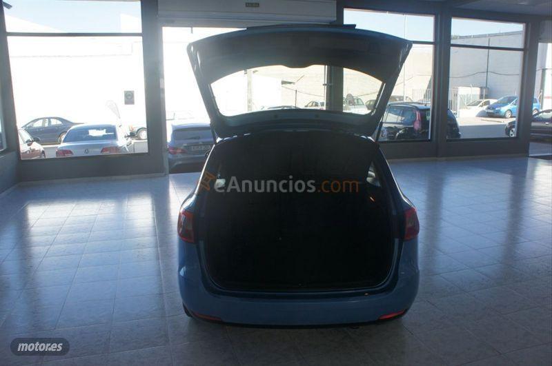 Seat Ibiza ST 1.6 TDI 90cv Style ITech 30 Aniver de 2015 con 173.200 Km por 7.750 EUR. en Cadiz