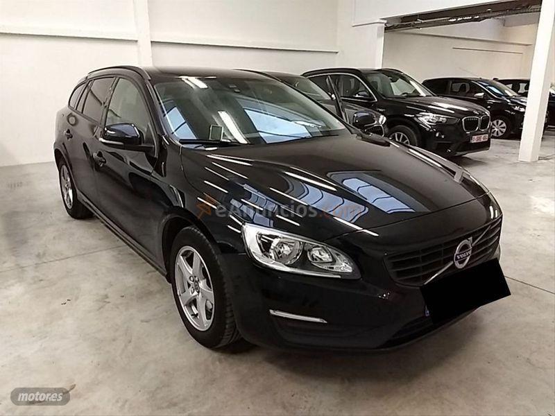 Volvo V 60 2.0 D2 Kinetic de 2018 con 138.900 Km por 13.900 EUR. en Madrid