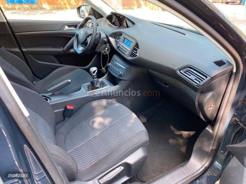 Peugeot 308 SW Access 1.2 PureTech 81kW 110CV de 2018 con 34.300 Km por 12.900 EUR. en Madrid