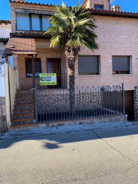 Extraordinario Chalet en Polan (Toledo)