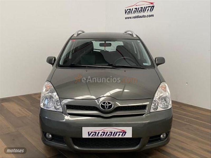 Toyota Corolla Verso 2.0 D4D Luna de 2005 con 170.001 Km por 5.900 EUR. en Navarra
