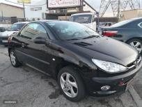 Peugeot 206 1.6 de 2002 con 176.000 Km por 1.800 EUR. en Madrid