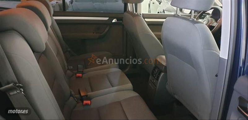 Volkswagen Touran 1.6 TDI 105cv DSG Edition de 2012 con 276.000 Km por 7.900 EUR. en Murcia