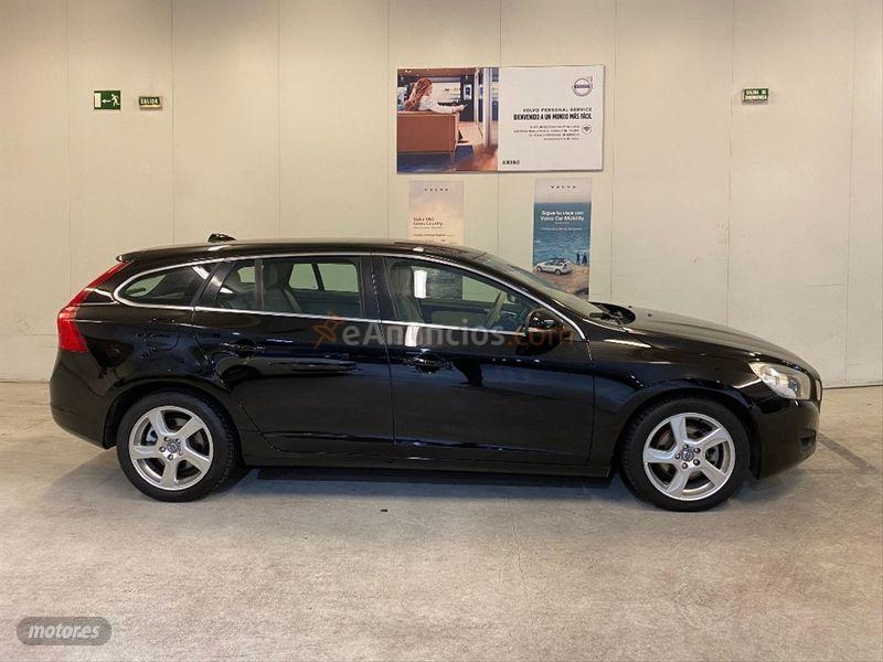 Volvo V 60 2.0 D3 Momentum Auto de 2011 con 160.000 Km por 10.900 EUR. en Madrid