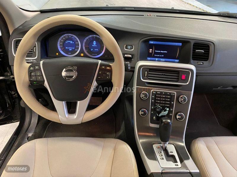Volvo V 60 2.0 D3 Momentum Auto de 2011 con 160.000 Km por 10.900 EUR. en Madrid
