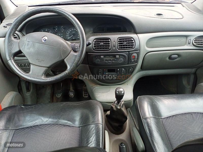 Renault Megane SCENIC FAIRWAY 1.9DCI de 2002 con 318.000 Km por 2.950 EUR. en Valencia