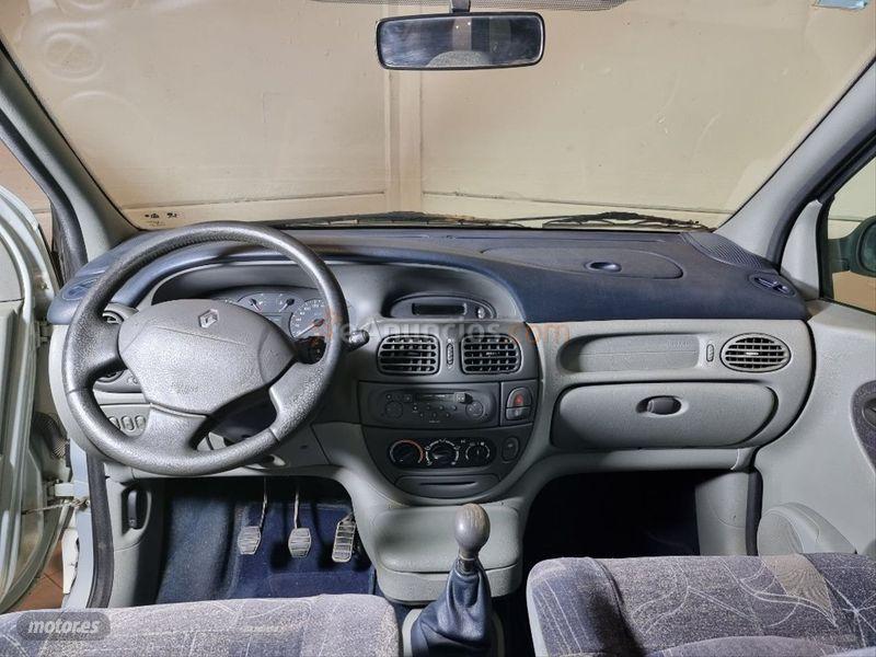 Renault Megane SCENIC RXE 1.6 16V de 2000 con 92.104 Km por 1.899 EUR. en Castellon