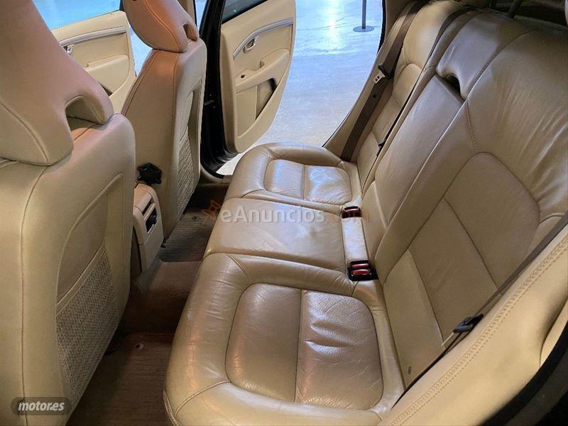 Volvo XC 70 D5 Summum de 2007 con 260.000 Km por 10.999 EUR. en Madrid