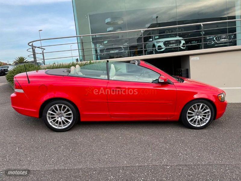 Volvo C 70 2.4 140cv Summum de 2007 con 139.000 Km por 11.800 EUR. en Asturias