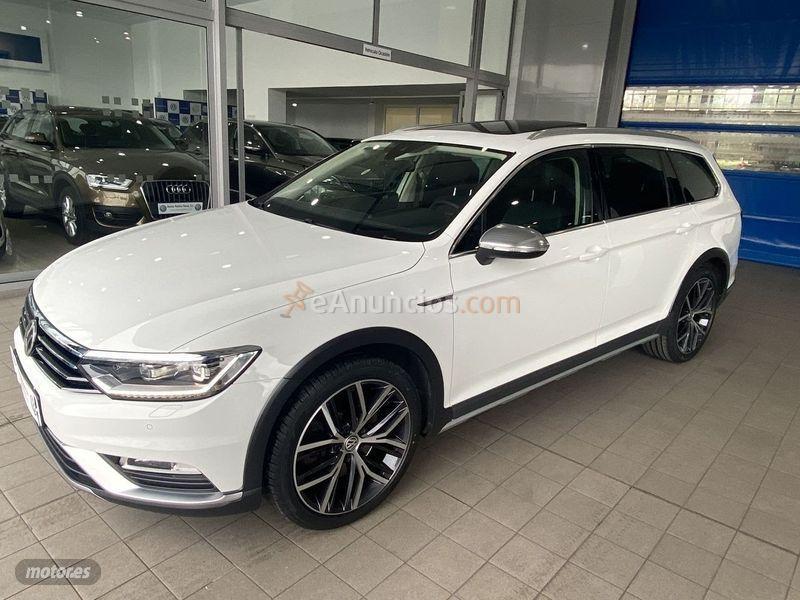 Volkswagen Passat  de 2018 con 242.000 Km por 23.500 EUR. en La Coruna