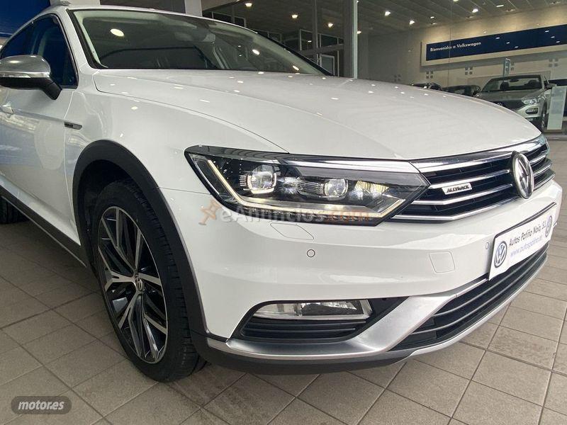 Volkswagen Passat  de 2018 con 242.000 Km por 23.500 EUR. en La Coruna