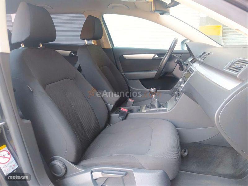 Volkswagen Passat Variant 1.6 TDI 105 Advance BMotion Tech de 2011 con 295.000 Km por 4.990 EUR. en Lleida